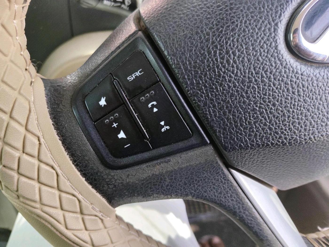 2018 Mahindra TUV300 T10, Diesel, Manual, 1,25,725 km, interior