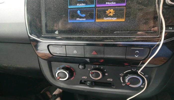 2020 Renault Kwid RXT 1.0 (O), Petrol, Manual, 22,549 km, interior