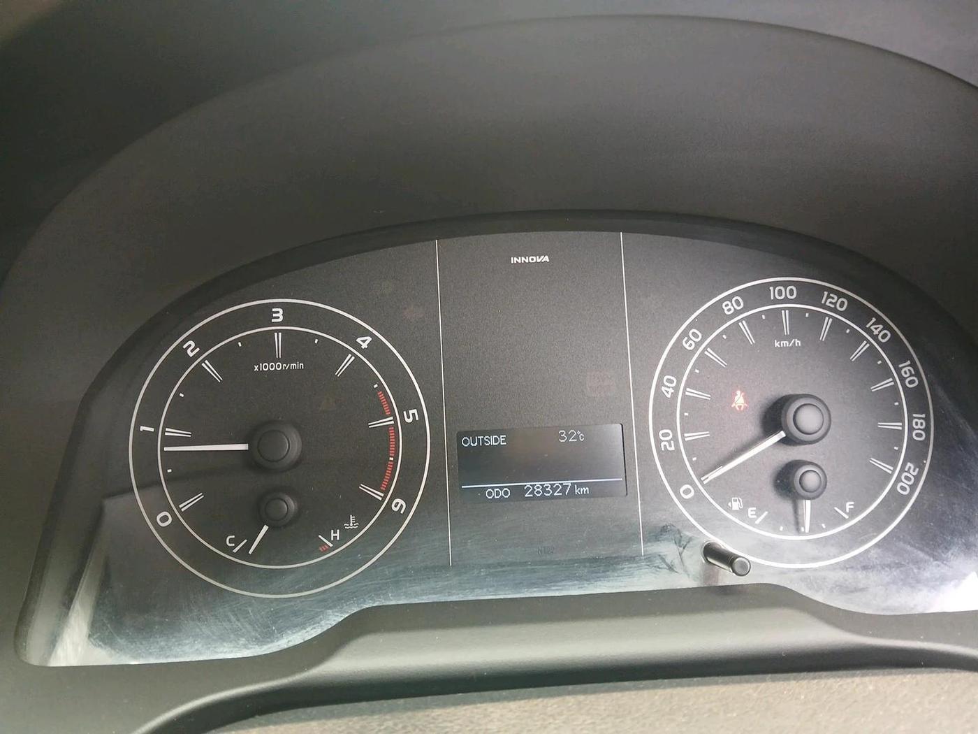2018 Toyota Innova Crysta 2.4 GX 8 STR, Diesel, Manual, 28,327 km, interior