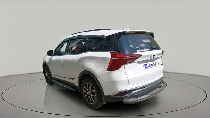 2025 Mahindra XUV700 AX 7 P MT 7 STR, Petrol, Manual, 21,101 km, exterior