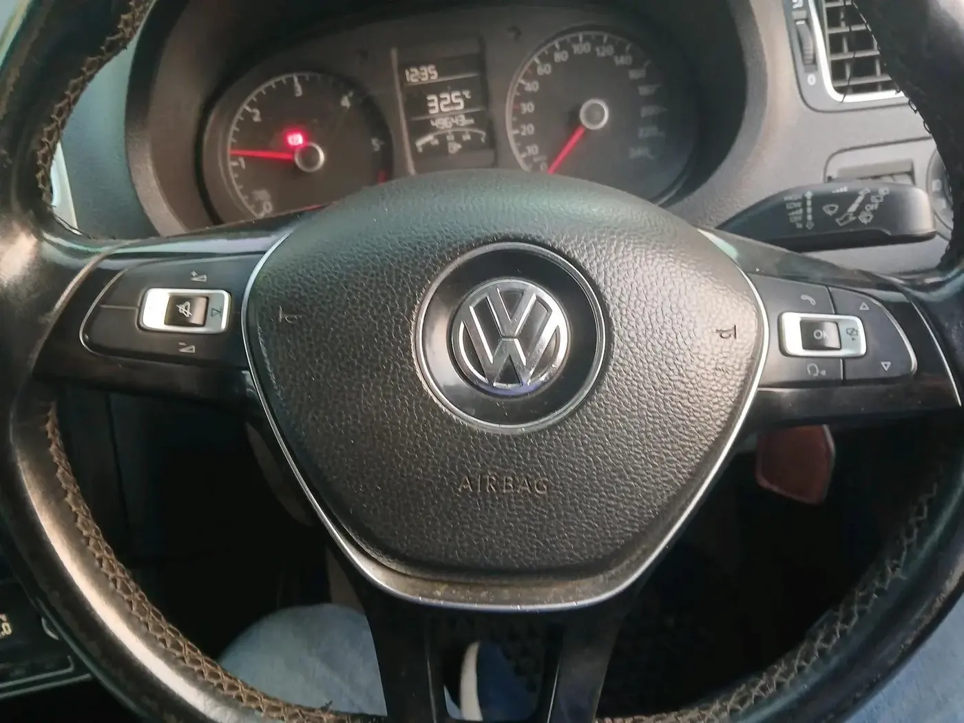 2016 Volkswagen Polo HIGHLINE1.5L, Diesel, Manual, 49,643 km, interior