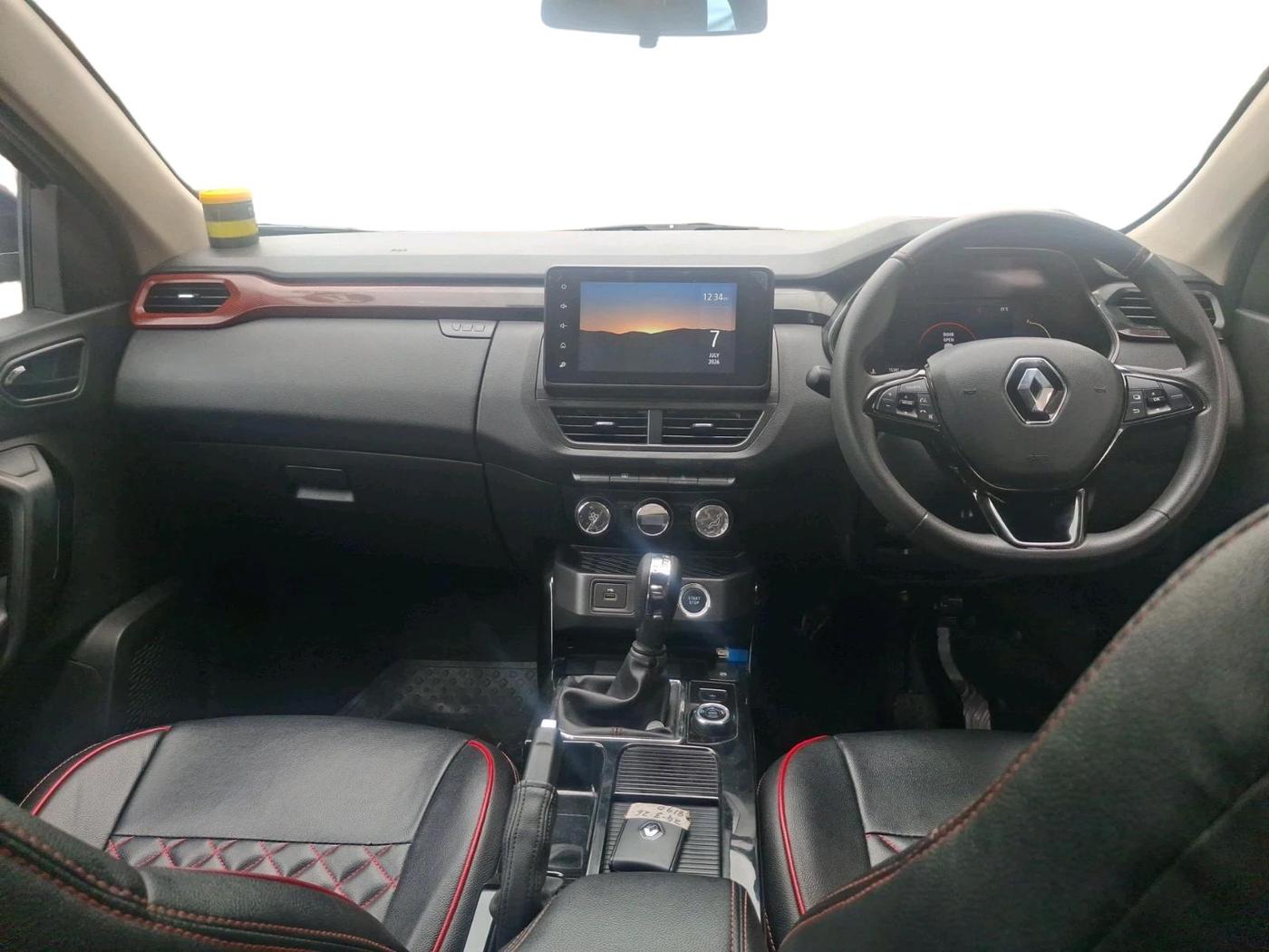 2022 Renault Kiger RXZ AMT, Petrol, Automatic, 15,341 km, interior