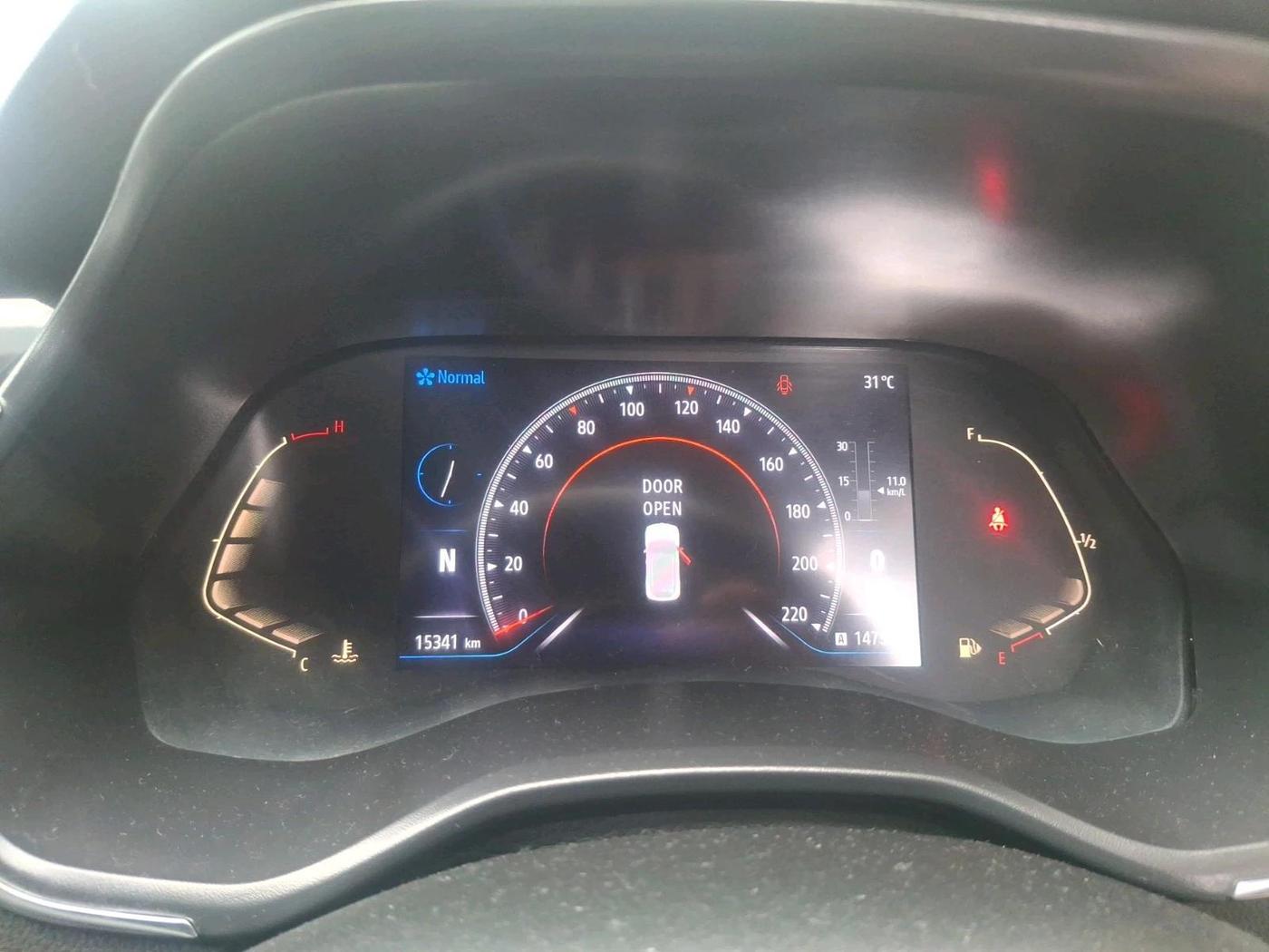 2022 Renault Kiger RXZ AMT, Petrol, Automatic, 15,341 km, interior