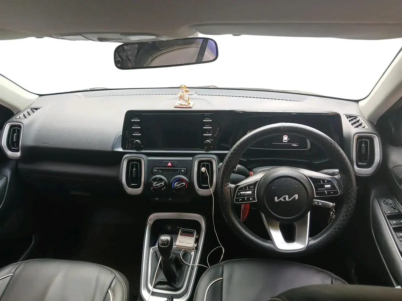 2024 KIA SONET HTK 1.2 PETROL MT, Petrol, Manual, 28,810 km, interior