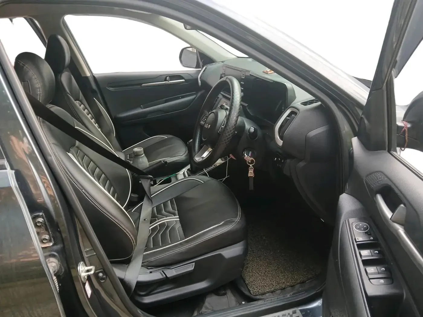 2024 KIA SONET HTK 1.2 PETROL MT, Petrol, Manual, 28,810 km, interior