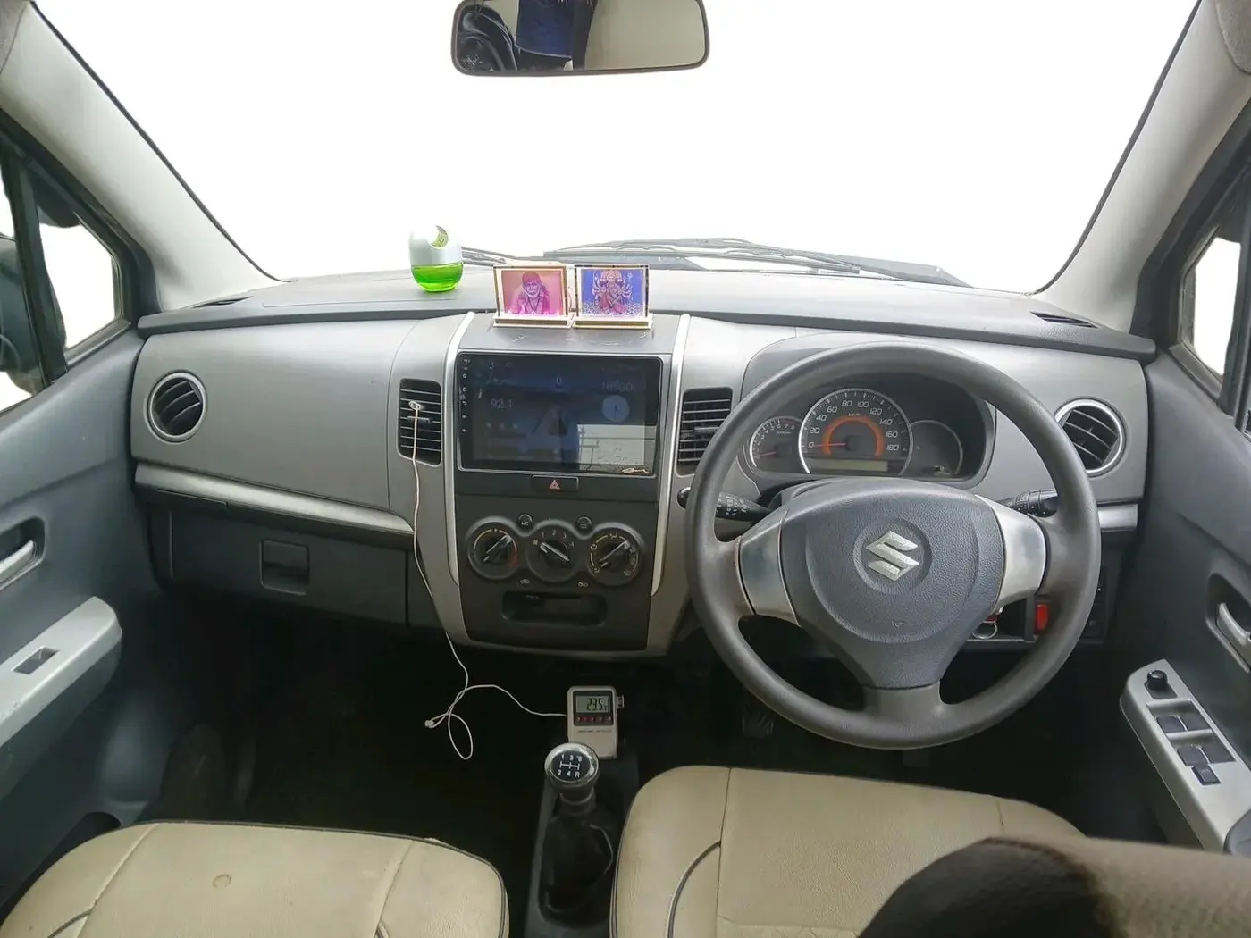 2011 Maruti Wagon R 1.0 VXI, Petrol, Manual, 57,325 km, interior