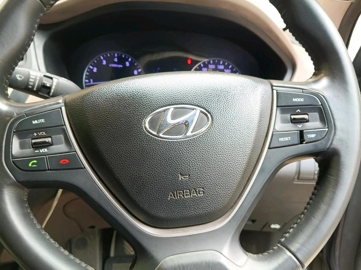 2014 Hyundai Elite i20 SPORTZ 1.2 (O), Petrol, Manual, 85,919 km, interior