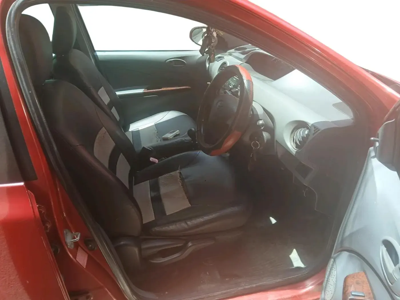 2013 Toyota Etios GD, Diesel, Manual, 1,40,301 km, interior
