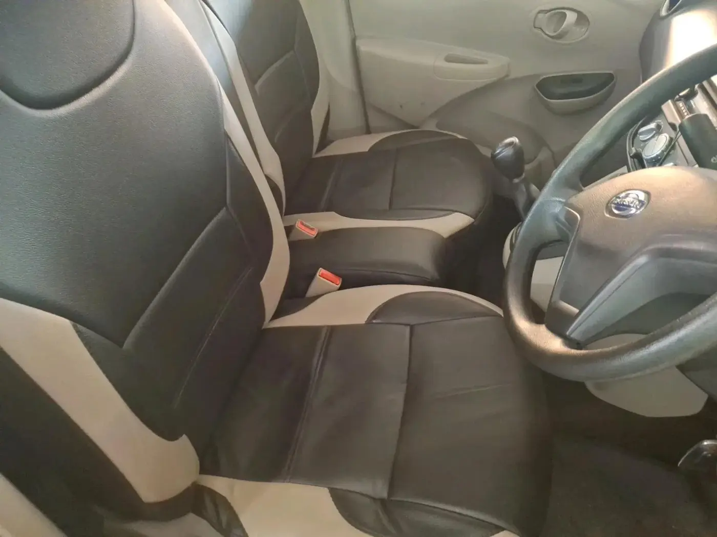 2016 Datsun Redi Go T, Petrol, Manual, 18,401 km, interior