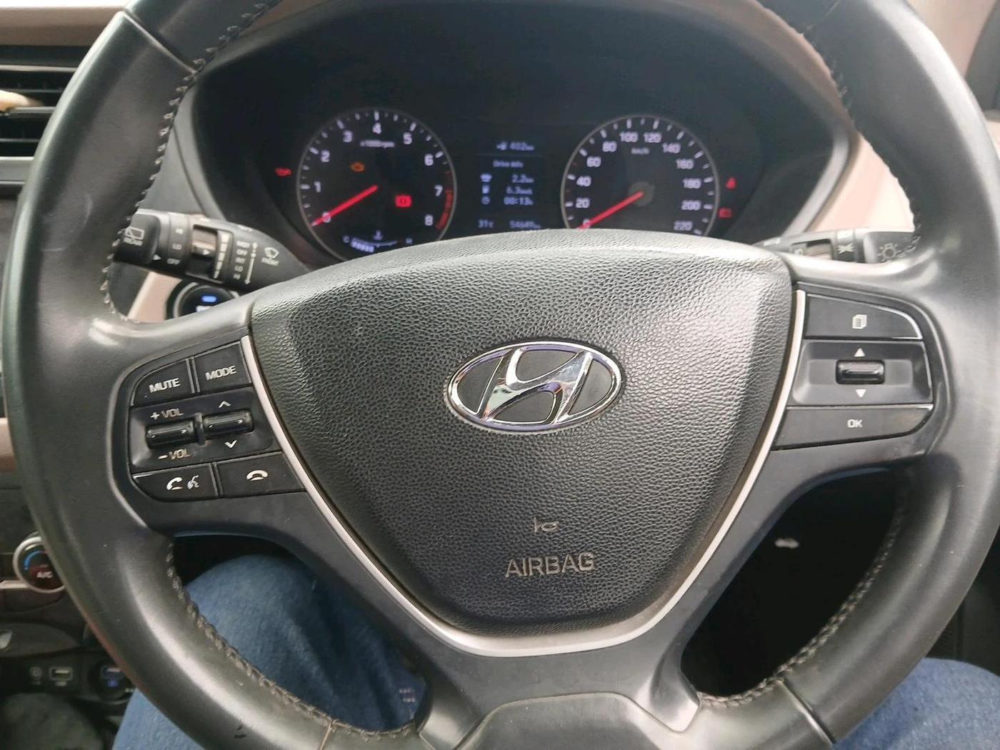 2019 Hyundai Elite i20 ASTA 1.2 (O), Petrol, Manual, 54,649 km, interior