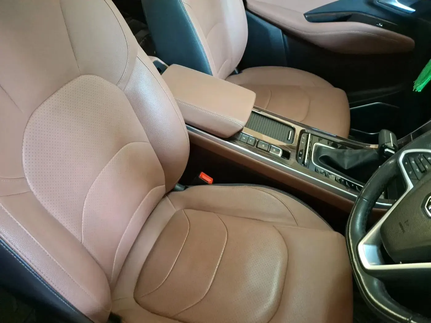 2024 MG HECTOR PLUS SHARP PRO 1.5 PETROL TURBO CVT 7 STR, Petrol, Automatic, 18,449 km, interior
