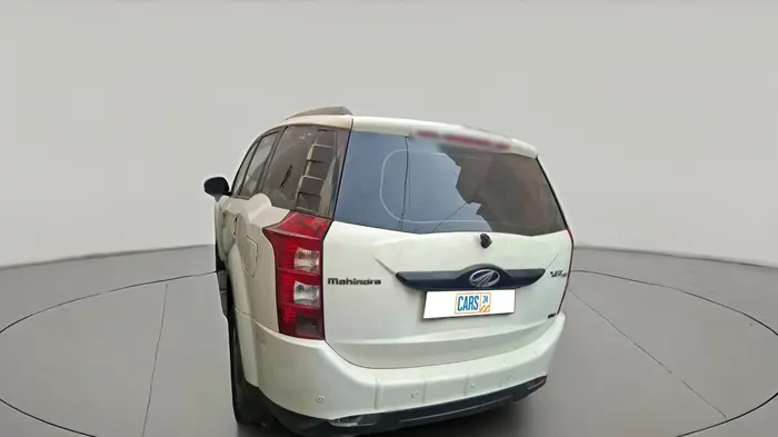 2015 Mahindra XUV500 W8, Diesel, Manual, 1,97,725 km, exterior