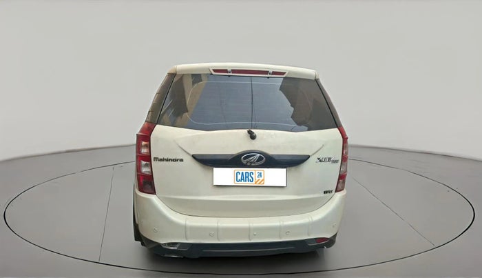 2015 Mahindra XUV500 W8, Diesel, Manual, 1,97,725 km, exterior