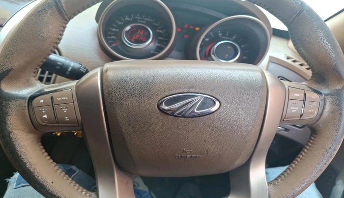 2015 Mahindra XUV500 W8, Diesel, Manual, 1,97,725 km, interior