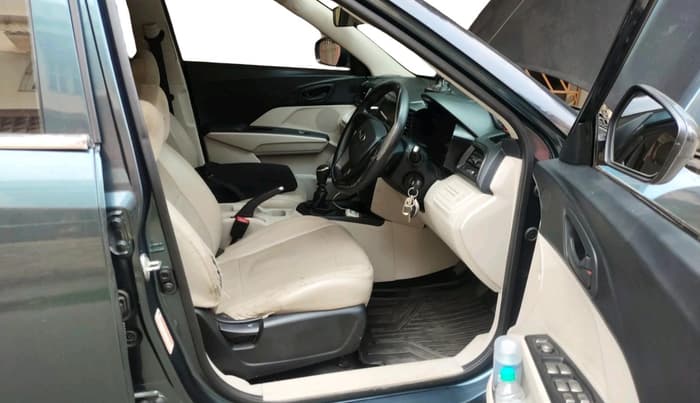 2022 Mahindra XUV300 W4 1.2 PETROL, Petrol, Manual, 57,334 km, interior