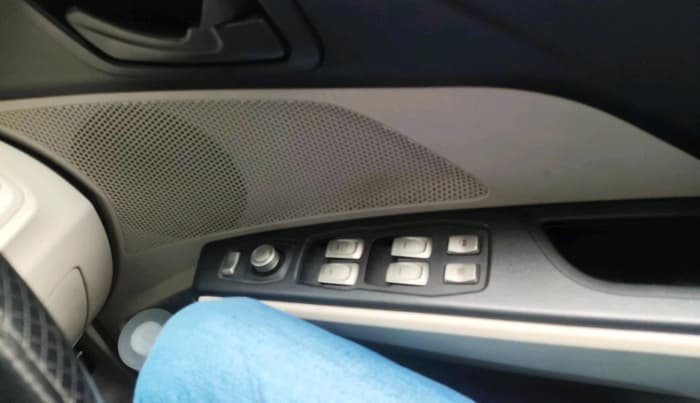 2022 Mahindra XUV300 W4 1.2 PETROL, Petrol, Manual, 57,334 km, interior