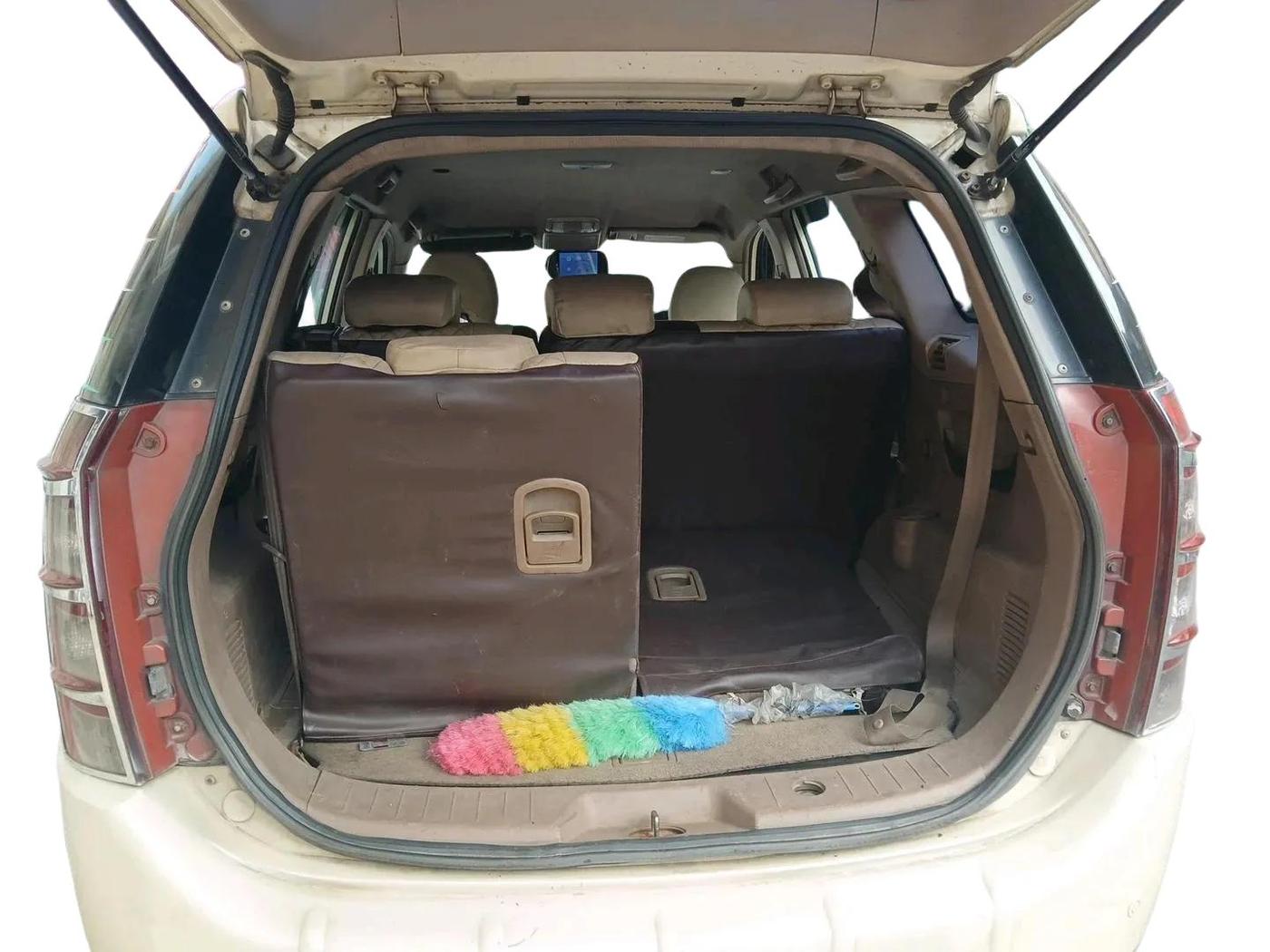 2012 Mahindra XUV500 W8, Diesel, Manual, 1,04,194 km, exterior