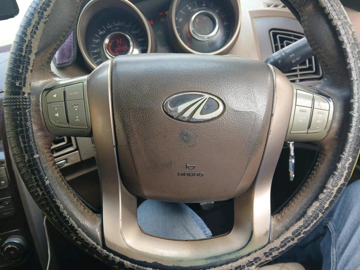 2012 Mahindra XUV500 W8, Diesel, Manual, 1,04,194 km, interior