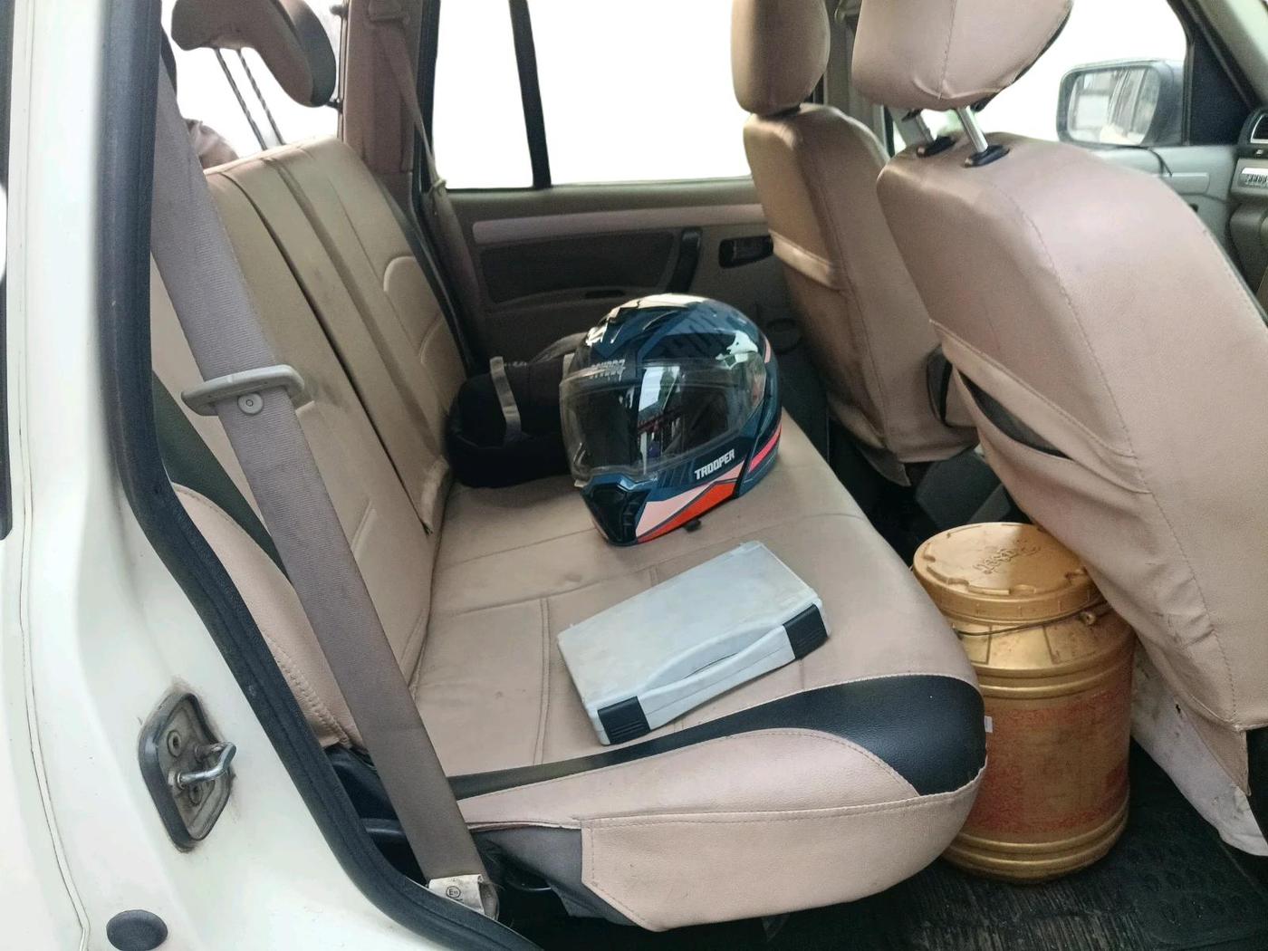 2017 Mahindra Scorpio S10 2WD INTELLI-HYBRID, Diesel, Manual, 77,248 km, interior