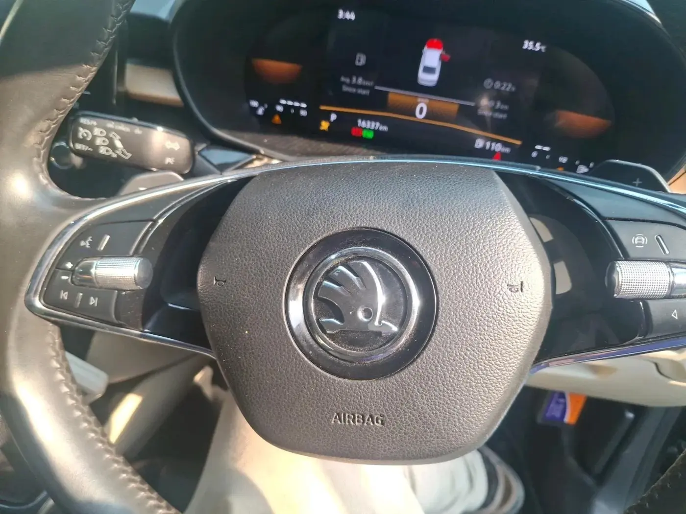 2023 Skoda SLAVIA STYLE 1.0L TSI AT, Petrol, Automatic, 16,337 km, interior