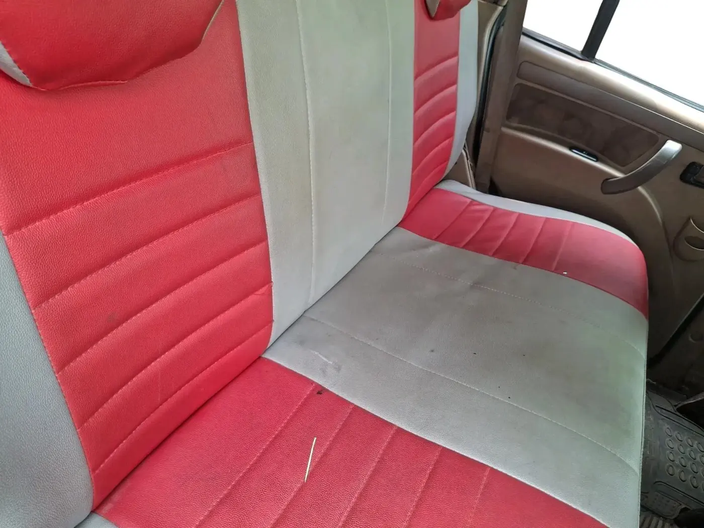 2013 Mahindra Scorpio SLE, Diesel, Manual, 2,20,053 km, interior