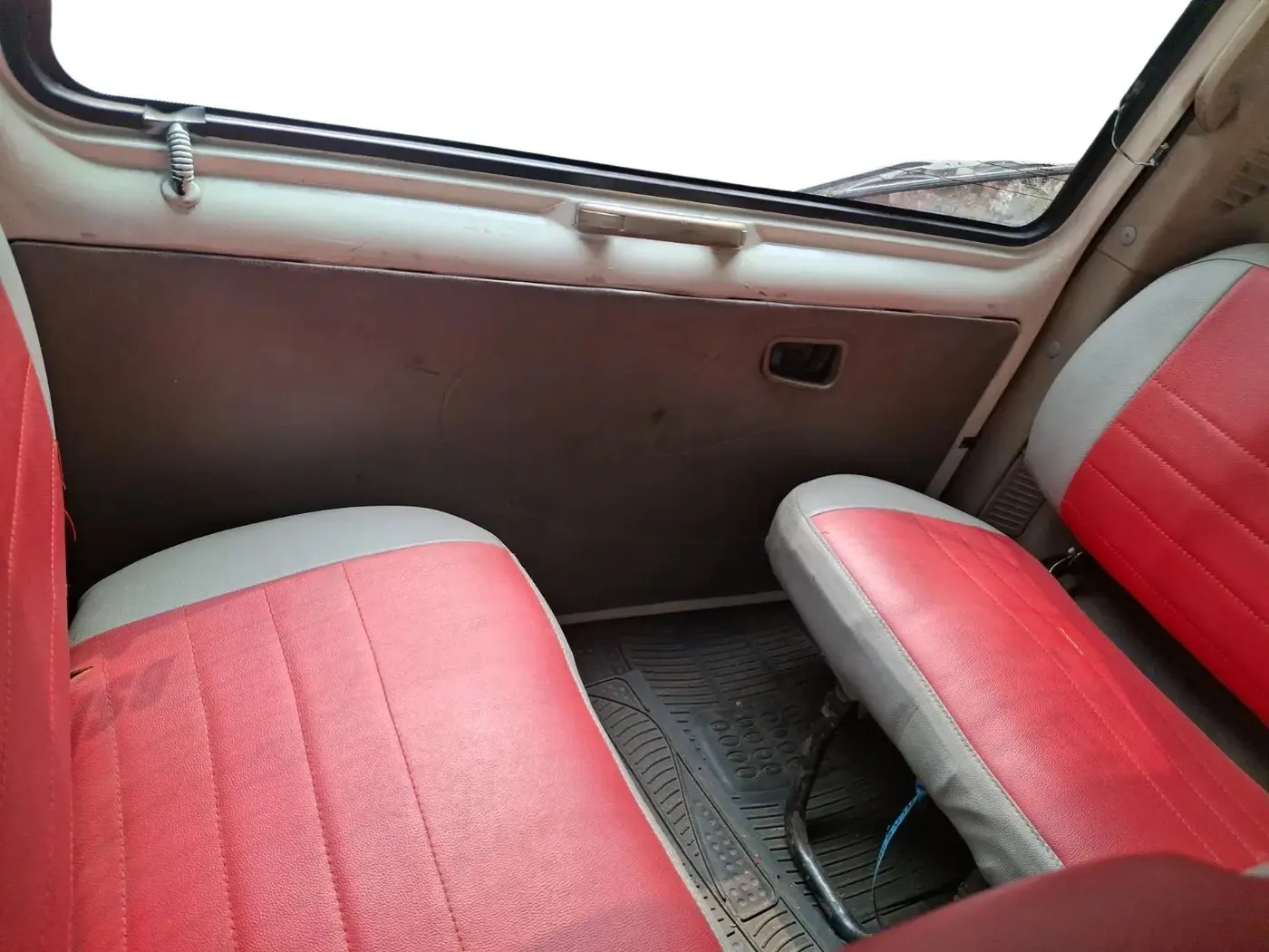 2013 Mahindra Scorpio SLE, Diesel, Manual, 2,20,053 km, interior