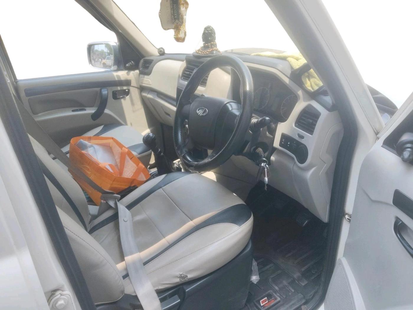 2022 Mahindra Scorpio S5, Diesel, Manual, 58,508 km, interior