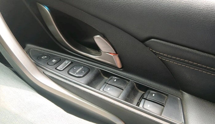 2021 Mahindra XUV500 W11, Diesel, Manual, 29,995 km, interior