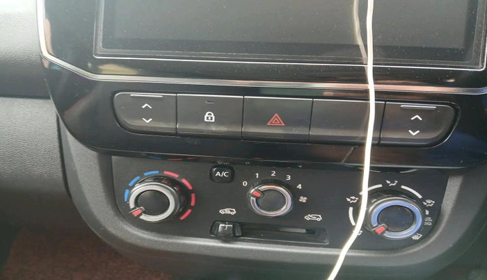 2022 Renault Kwid RXT 1.0, Petrol, Manual, 14,809 km, interior