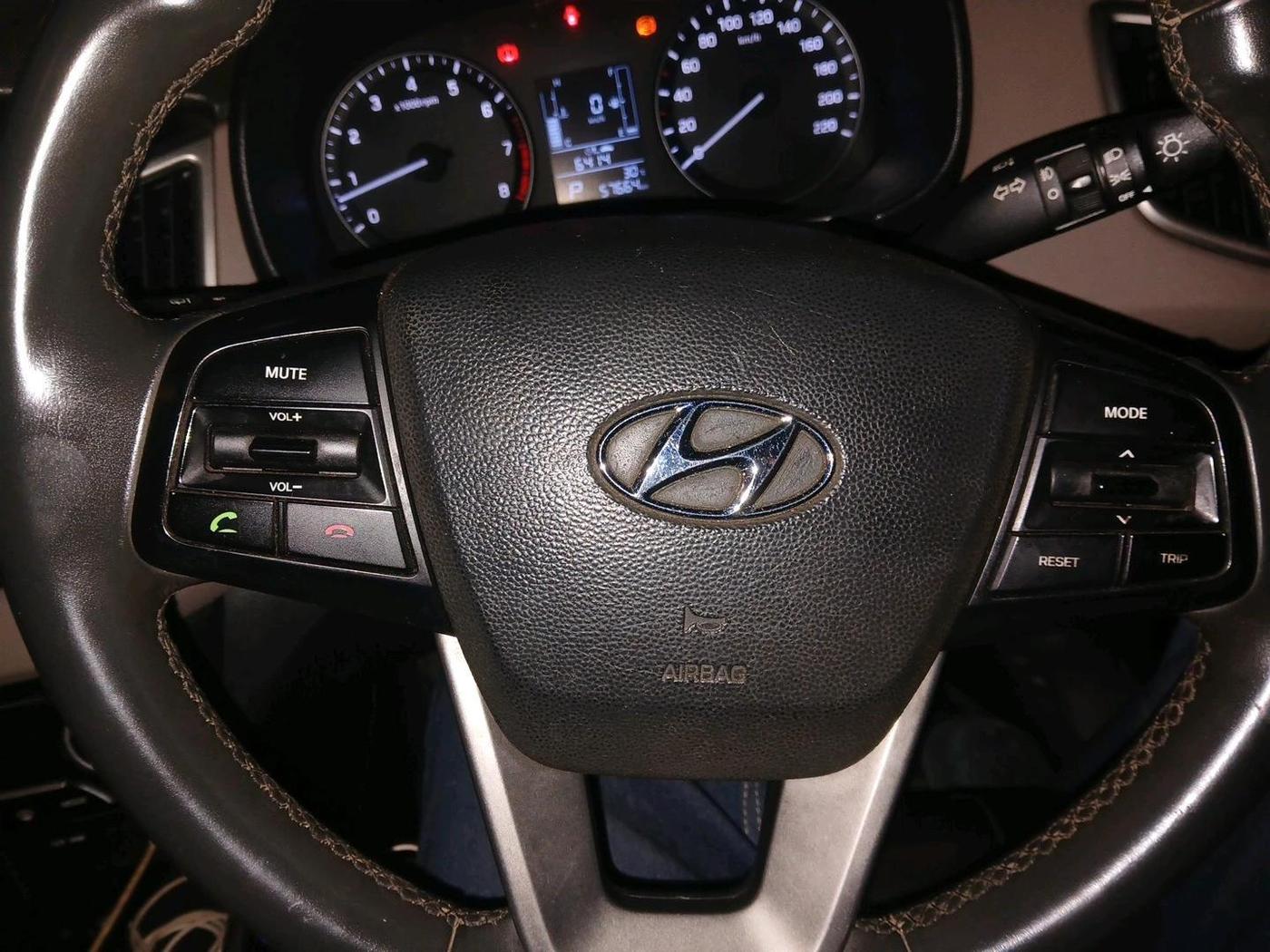 2016 Hyundai Creta SX PLUS AT 1.6 PETROL, Petrol, Automatic, 57,664 km, interior