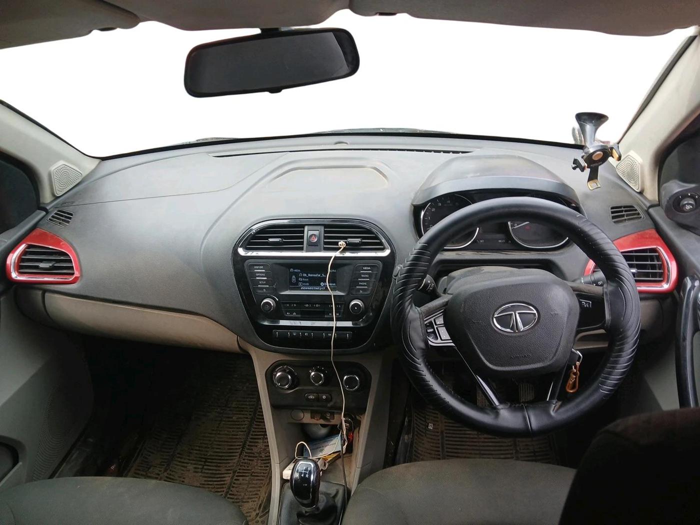 2018 Tata Tiago XZ PETROL, Petrol, Manual, 36,217 km, interior