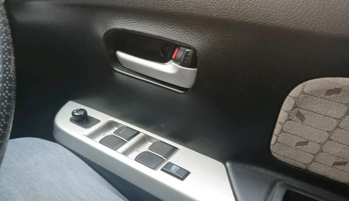 2016 Maruti Wagon R 1.0 VXI, Petrol, Manual, 88,385 km, interior