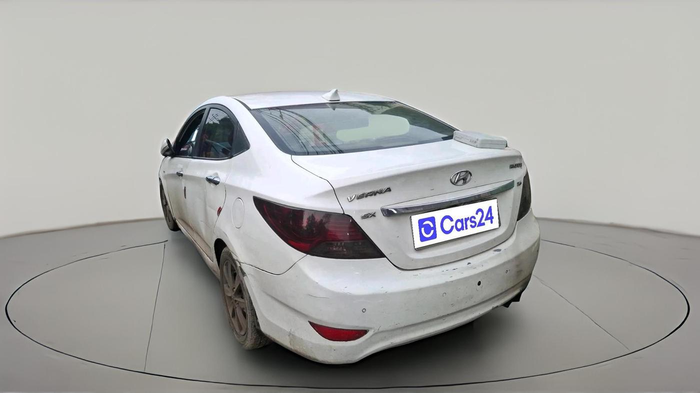 2011 Hyundai Verna FLUIDIC 1.6 CRDI SX, Diesel, Manual, 1,10,332 km, exterior