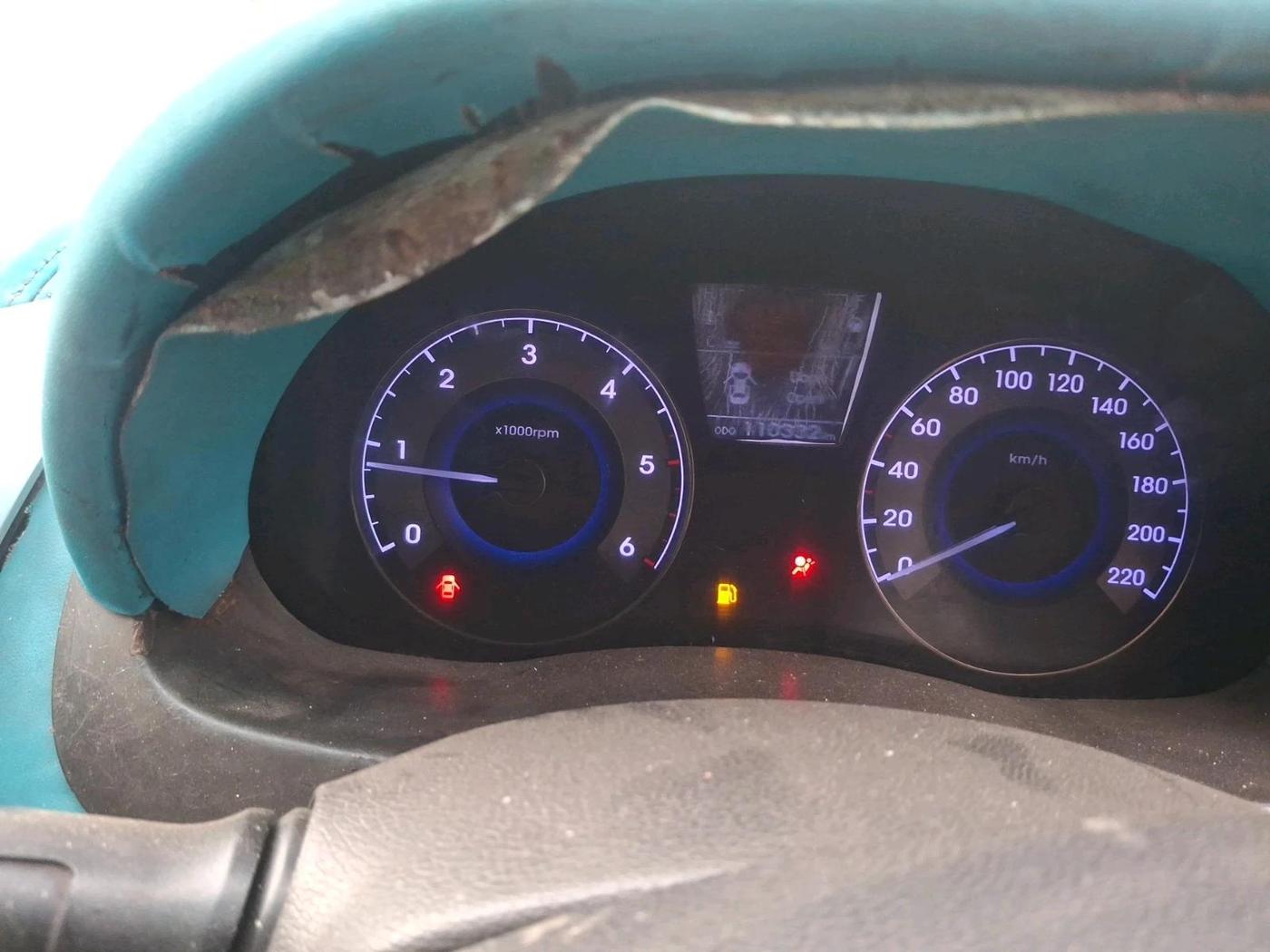 2011 Hyundai Verna FLUIDIC 1.6 CRDI SX, Diesel, Manual, 1,10,332 km, interior