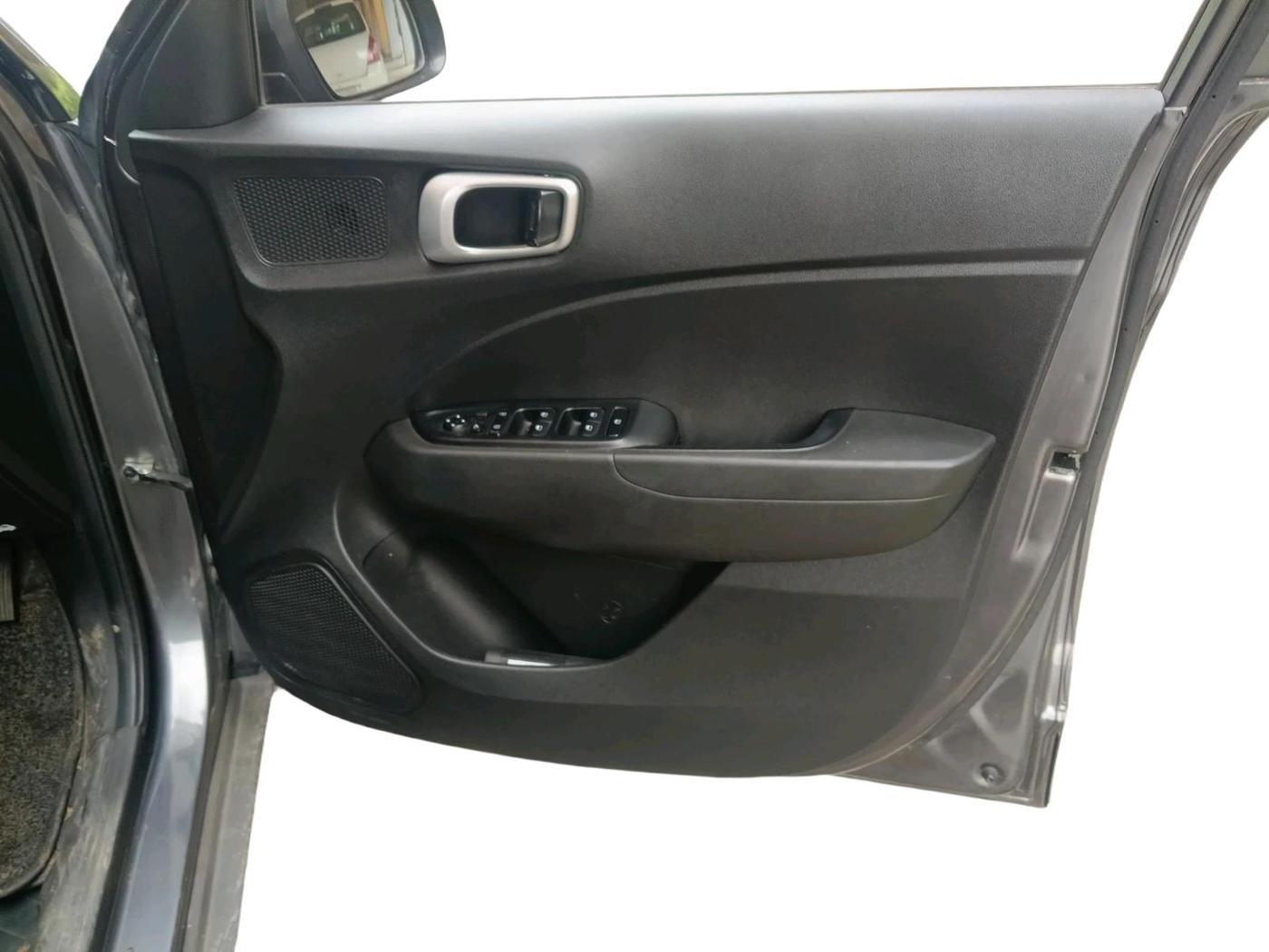 2021 Hyundai VENUE S+ 1.2, Petrol, Manual, 47,021 km, interior