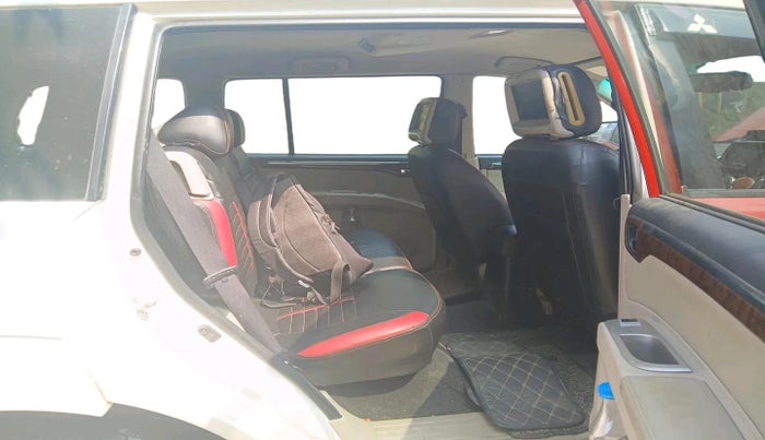 2015 Mitsubishi Pajero Sport 2.5 MT 4X4, Diesel, Manual, 89,295 km, interior