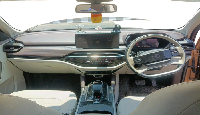 2024 Tata Safari ACCOMPLISHED PLUS 6 STR DUAL TONE AT, Diesel, Automatic, 10,912 km, interior