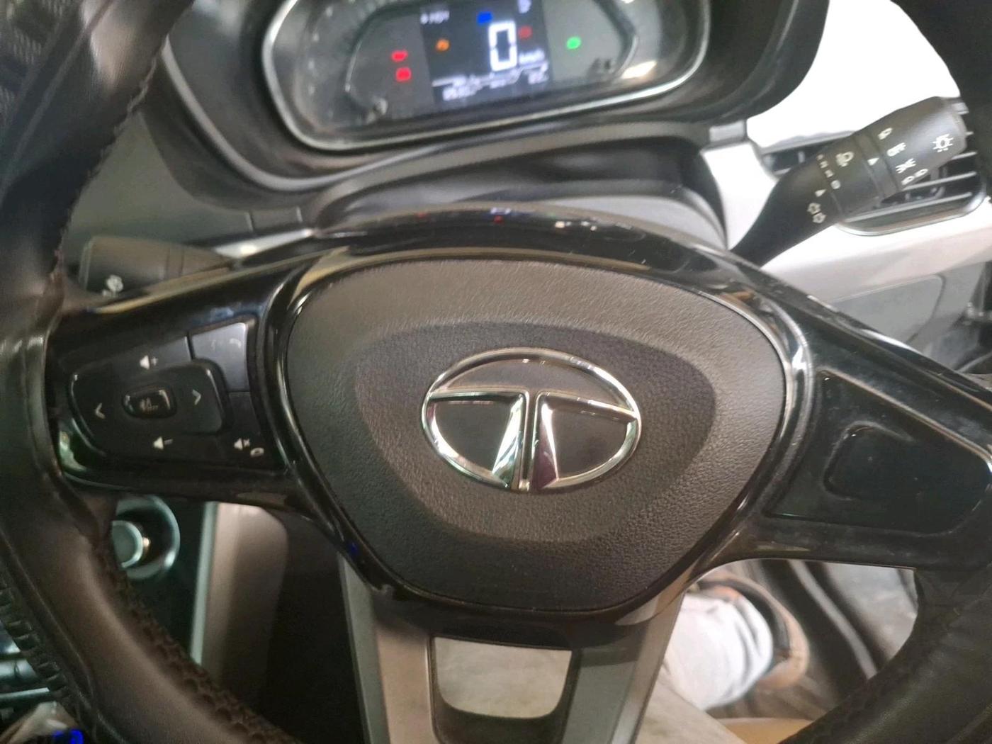 2023 Tata NEXON XM SUNROOF PETROL, Petrol, Manual, 12,630 km, interior