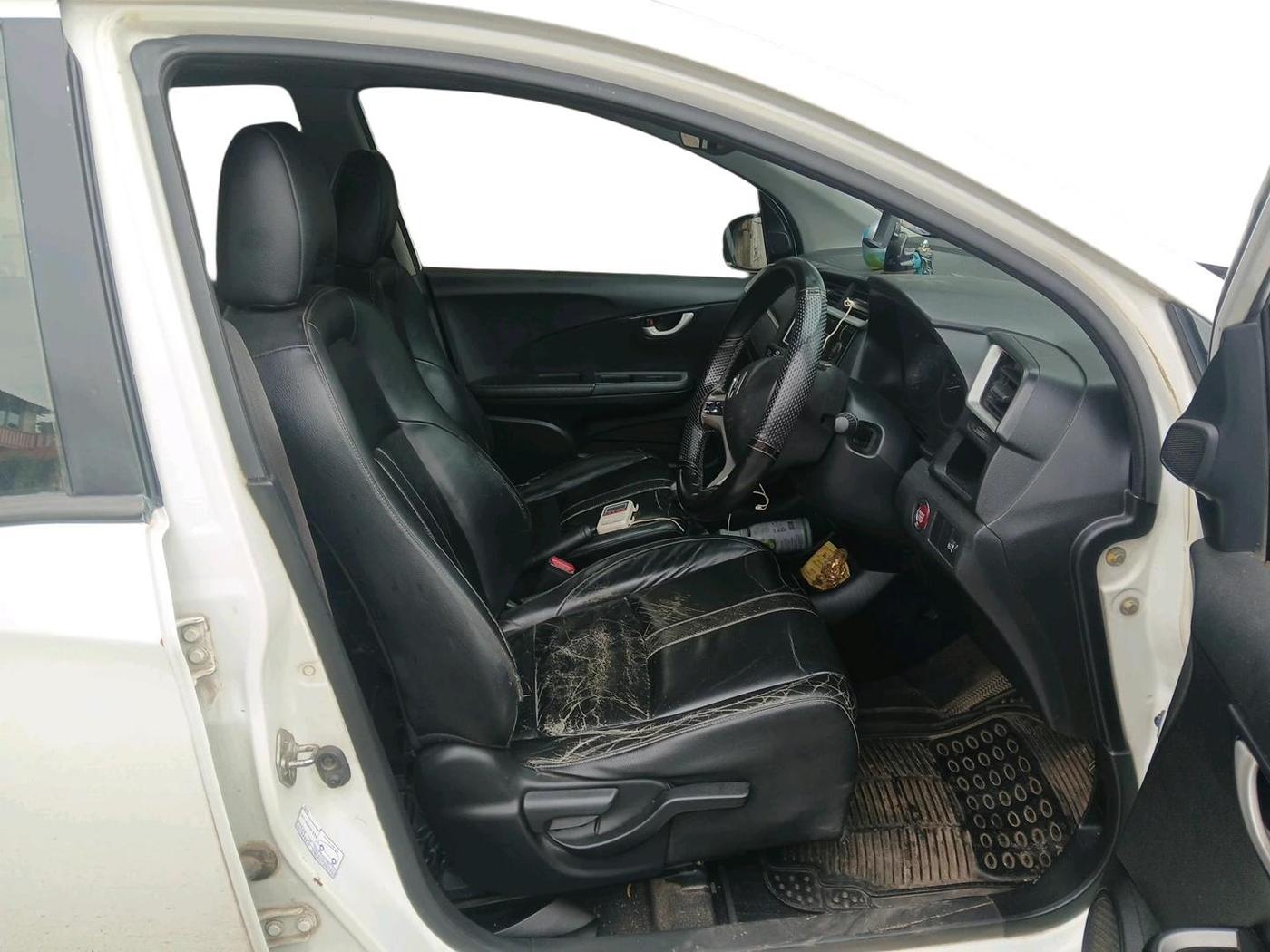 2016 Honda BR-V 1.5L I- DTEC V, Diesel, Manual, 1,72,153 km, interior