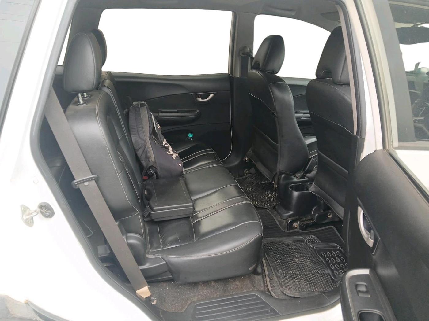 2016 Honda BR-V 1.5L I- DTEC V, Diesel, Manual, 1,72,153 km, interior