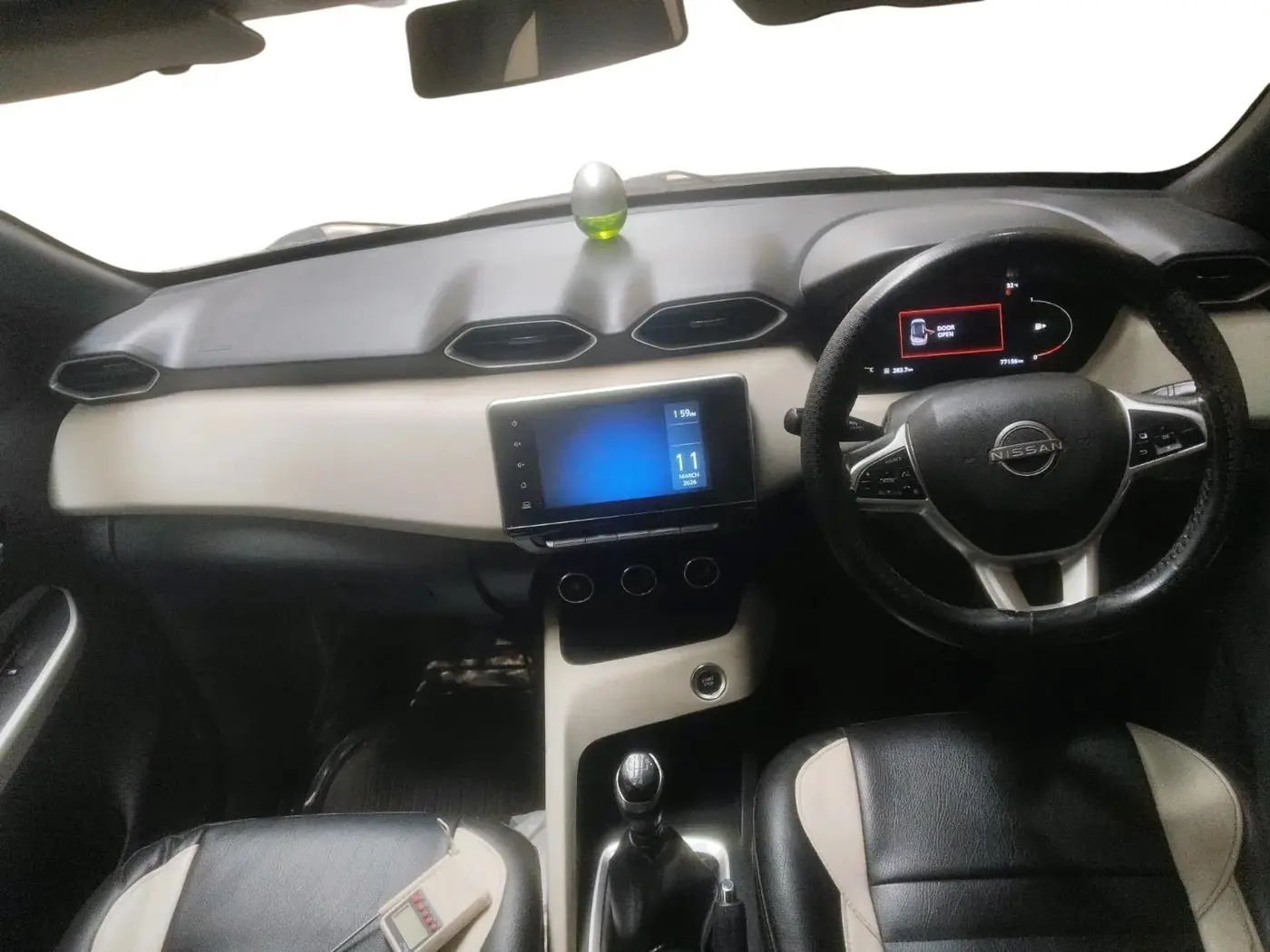 2021 Nissan MAGNITE XV MT, Petrol, Manual, 77,158 km, interior