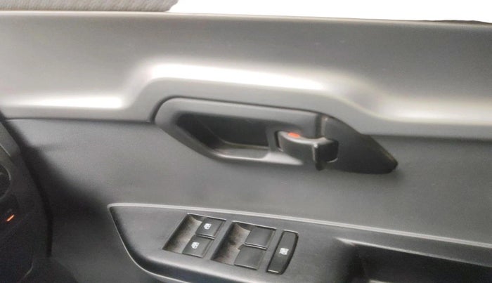 2018 Mahindra KUV 100 NXT K6+ P 6 STR, Petrol, Manual, 32,980 km, interior