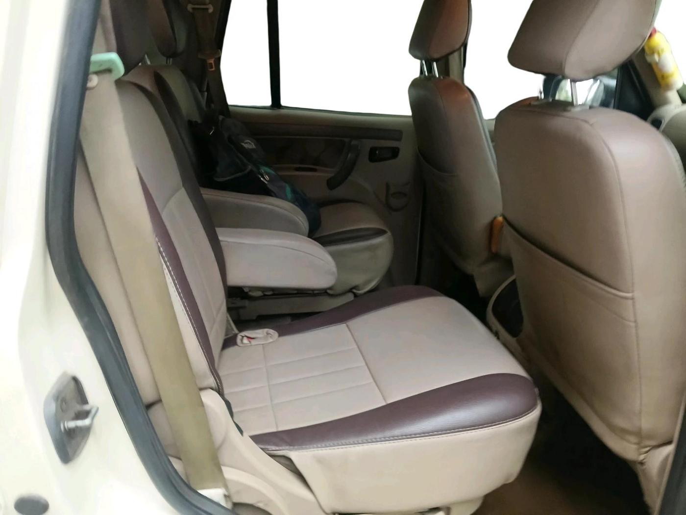 2011 Mahindra Scorpio VLX 2WD AIRBAG, Diesel, Manual, 1,92,900 km, interior
