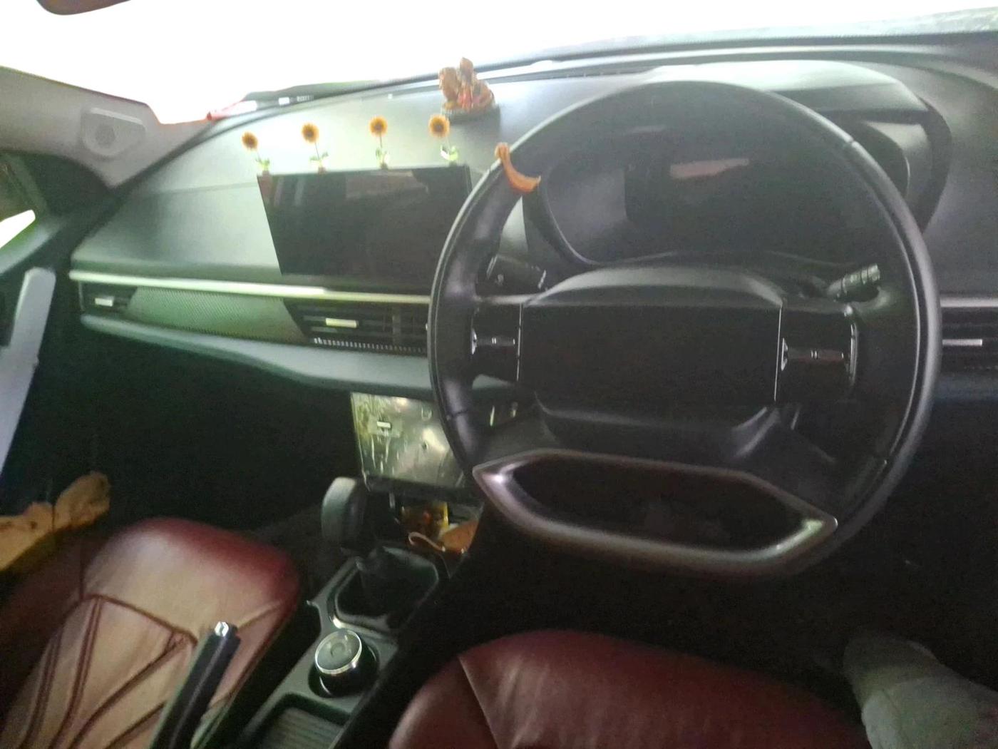 2025 Tata Curvv Creative Plus S 1.2 Petrol 6MT, Petrol, Manual, 6,905 km, interior