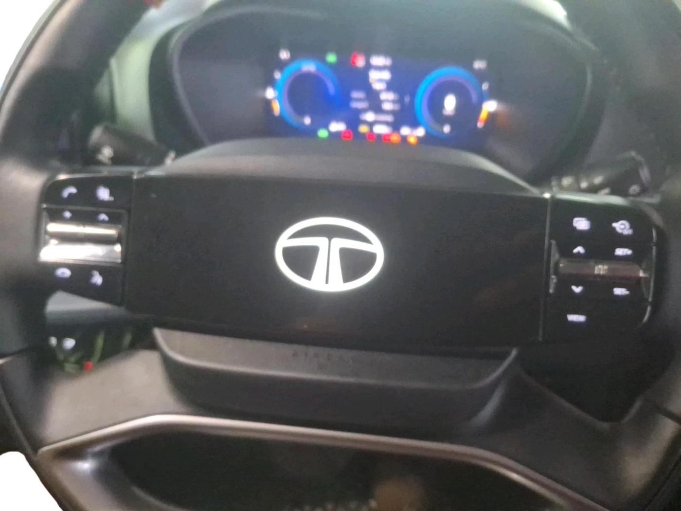 2025 Tata Curvv Creative Plus S 1.2 Petrol 6MT, Petrol, Manual, 6,905 km, interior