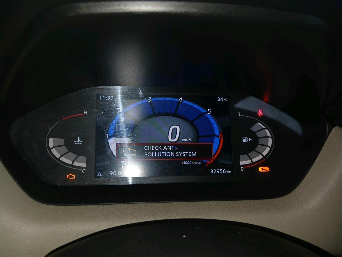 2021 Nissan MAGNITE XV MT, Petrol, Manual, 32,956 km, interior