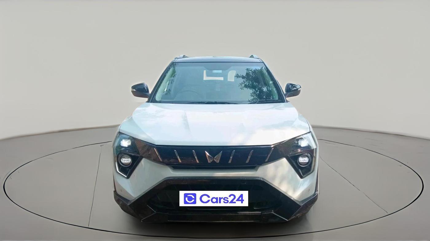 2025 Mahindra XUV 3XO AX7 1.2 TGDi AT, Petrol, Automatic, 16,753 km, exterior