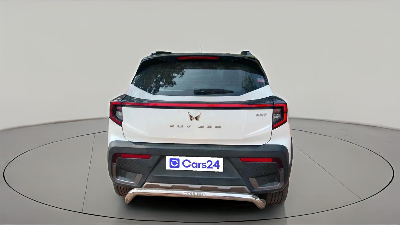 2025 Mahindra XUV 3XO AX7 1.2 TGDi AT, Petrol, Automatic, 16,753 km, exterior