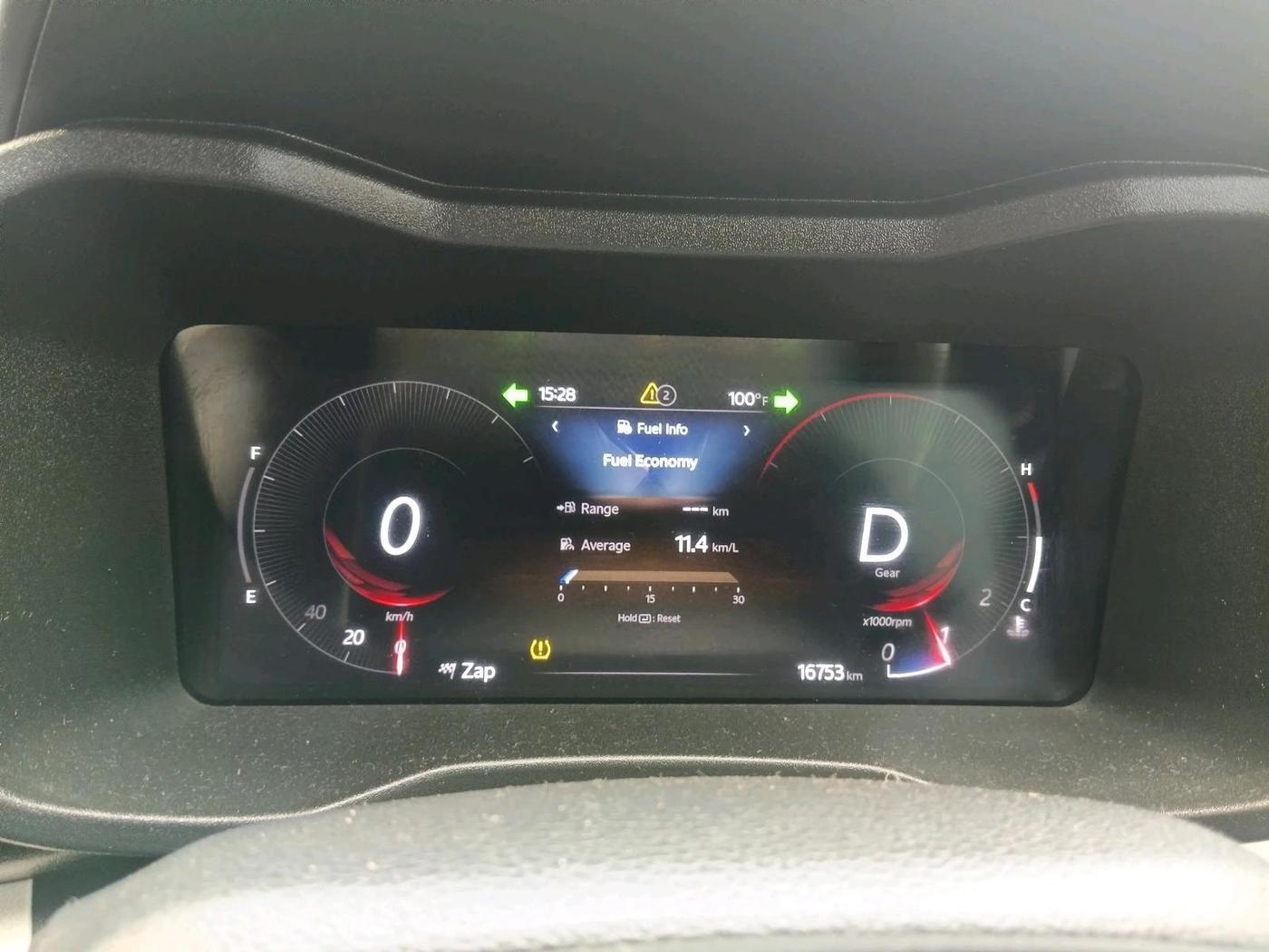 2025 Mahindra XUV 3XO AX7 1.2 TGDi AT, Petrol, Automatic, 16,753 km, interior