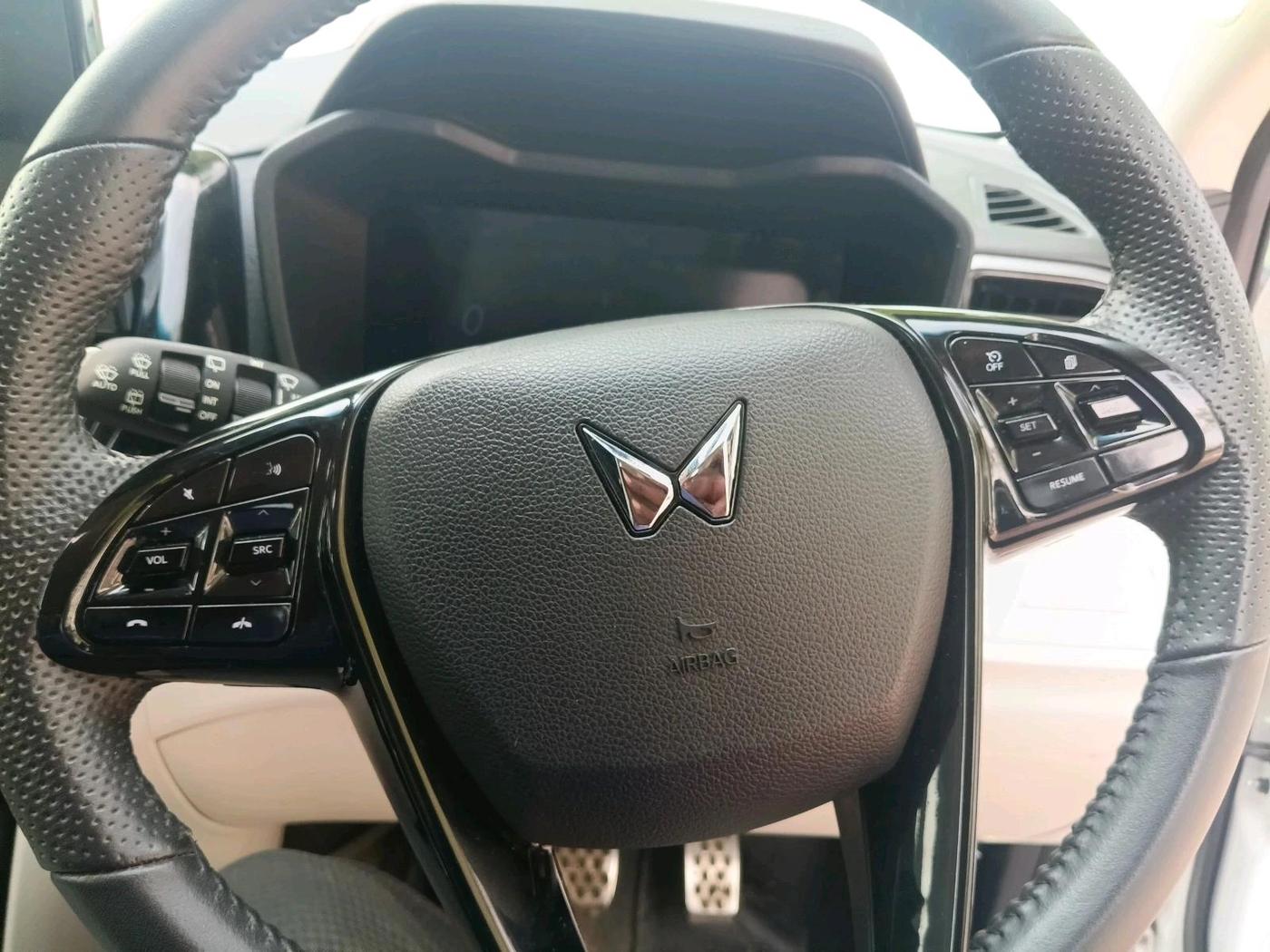 2025 Mahindra XUV 3XO AX7 1.2 TGDi AT, Petrol, Automatic, 16,753 km, interior